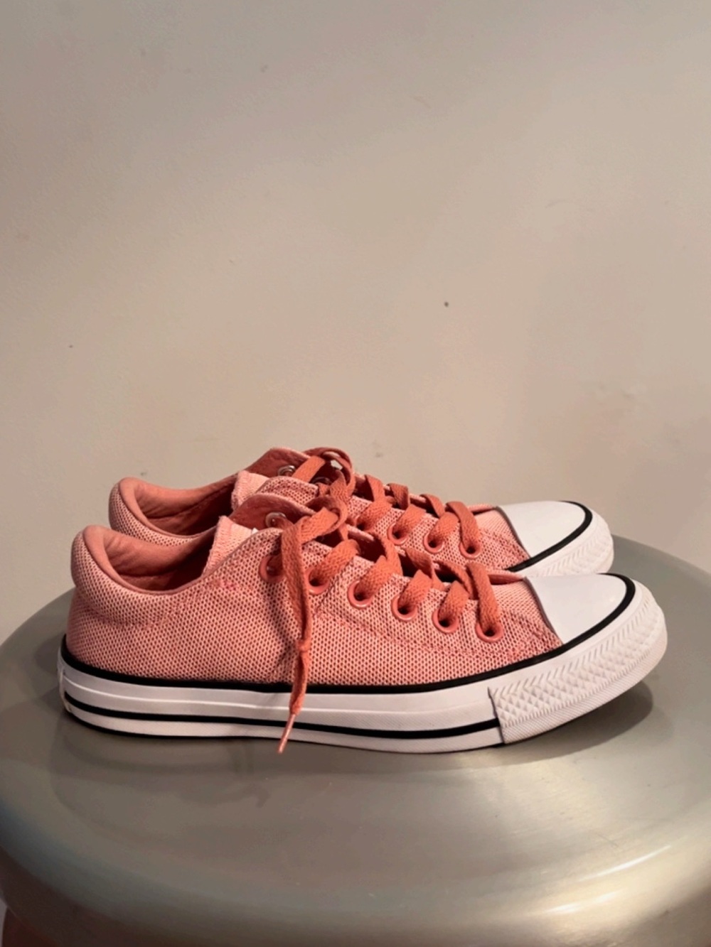 Converse All Star Women’s Size 7 Coral Pink Sneakers - Picture 3 of 9